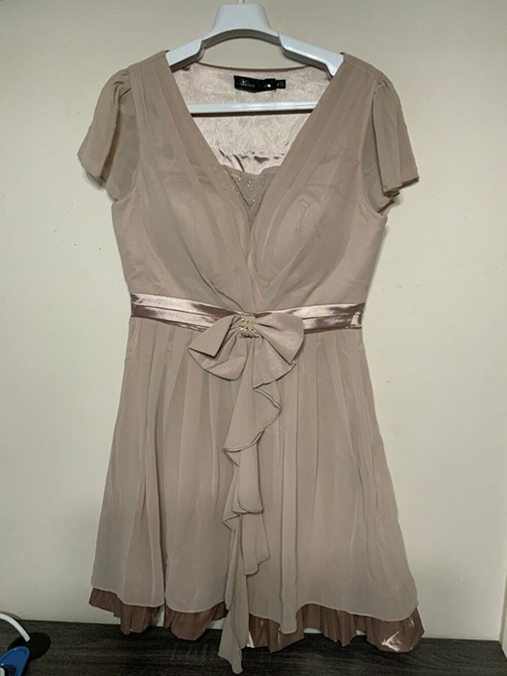 Alisa Pan Women's Rhinestone Bowtie V Neck Beige Taupe Dress Size 10 NWT